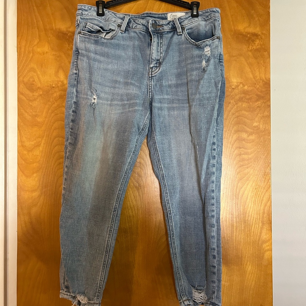 Distressed Boyfriend Jeans